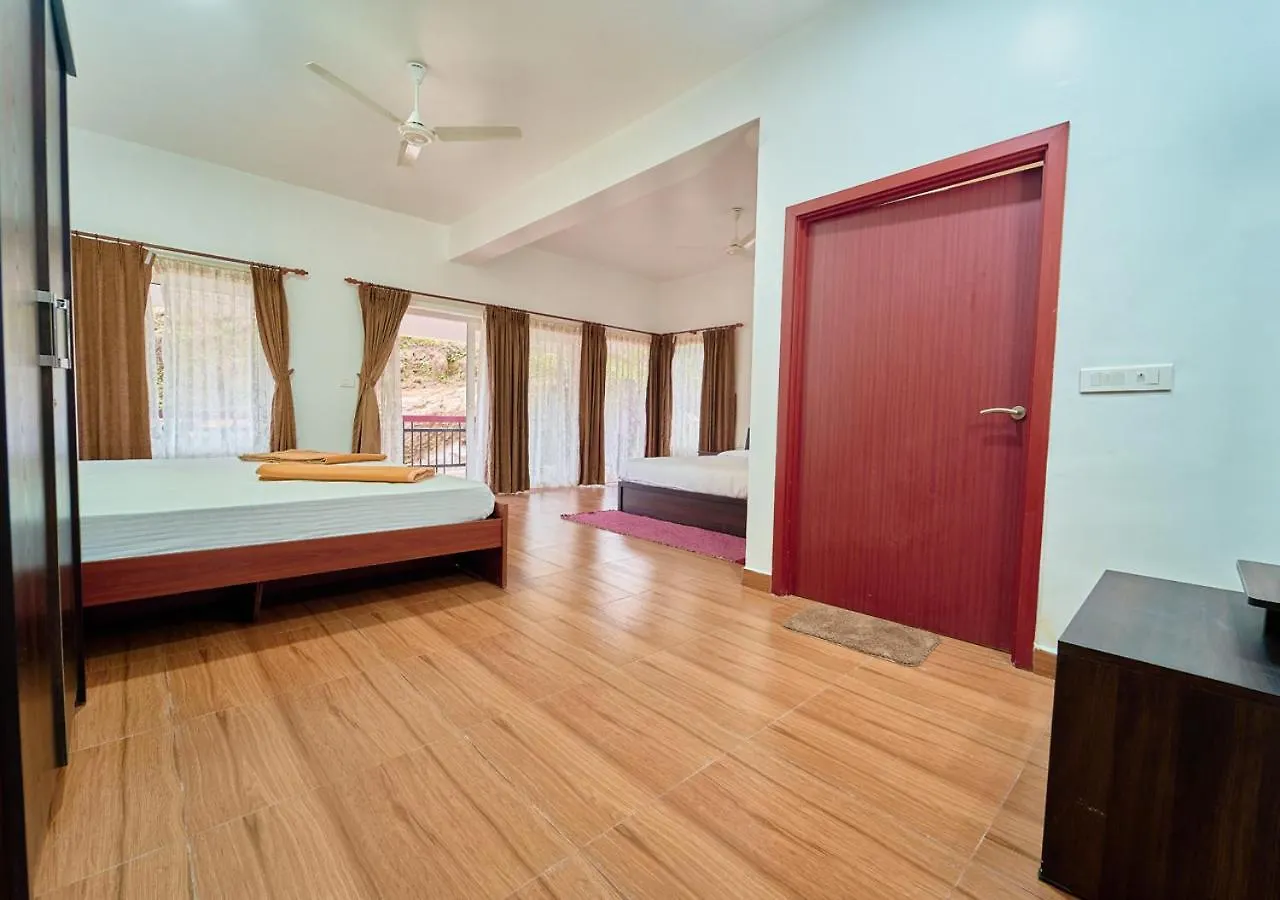 Priyas Villa Vagamon By Voye Homes-Scenic Mountain View India