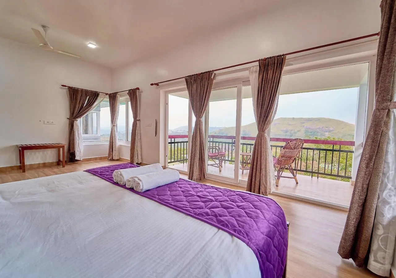Priyas Villa Vagamon By Voye Homes-Scenic Mountain View India